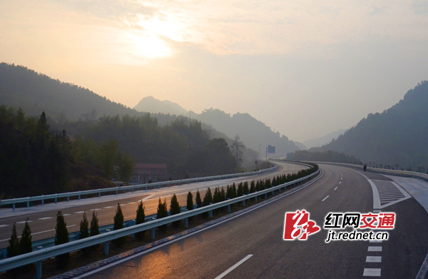 最新通車的高速湖南，連接繁榮與未來(lái)的紐帶，湖南最新通車高速，繁榮與未來(lái)的連接紐帶