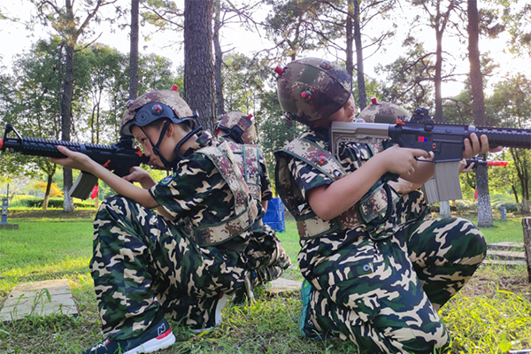 軍事夏令營(yíng)真的有用嗎？深度探討其價(jià)值與意義，軍事夏令營(yíng)的價(jià)值與意義深度探討，真的有用嗎？