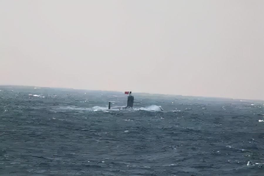 揭秘中國海軍新銳戰(zhàn)艦——鄭州艦（舷號151）簡介，揭秘中國海軍新銳戰(zhàn)艦鄭州艦（舷號151）的震撼登場